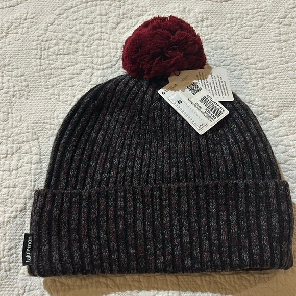 Lululemon textured, fleece lined knit Hat beanie. NWT. OS performance Athlete main image 7